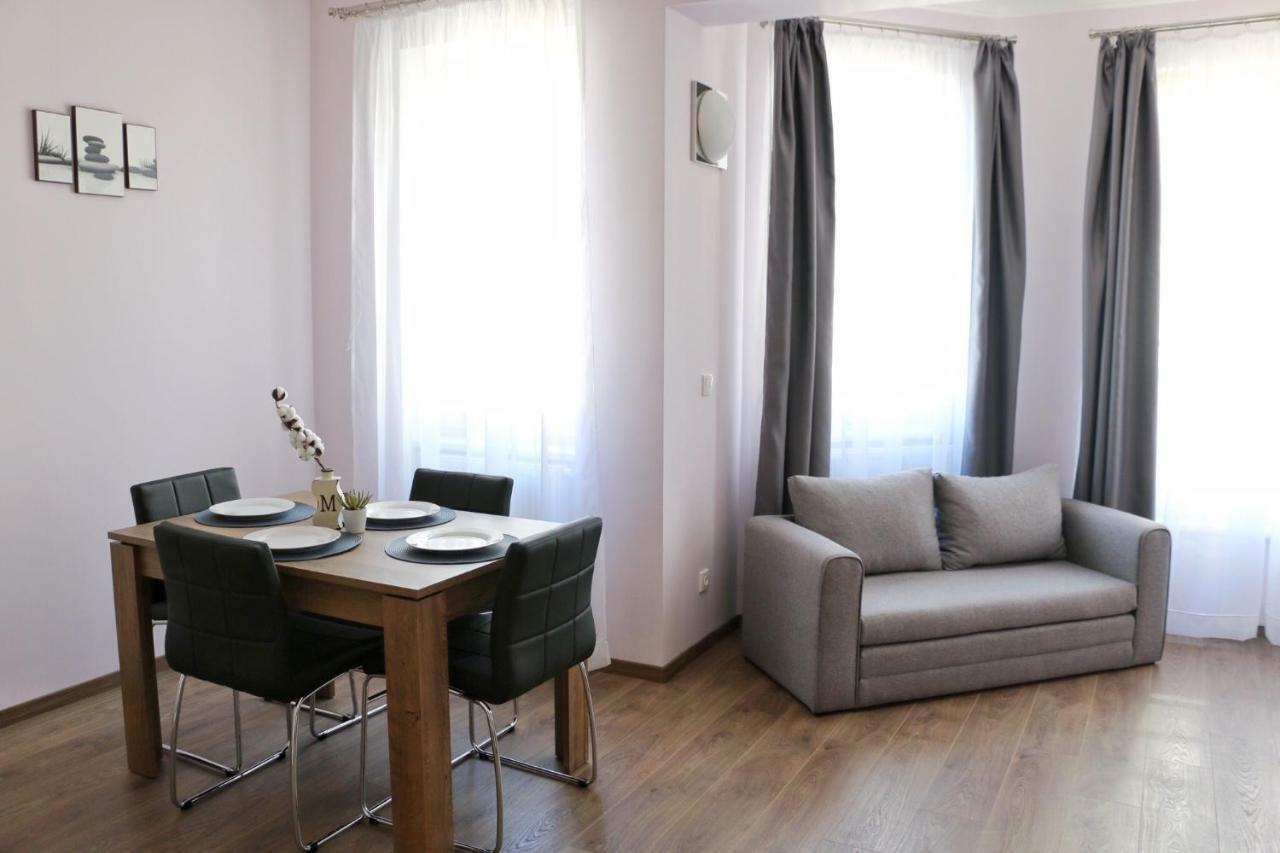 קרלובי וארי Apartments Moravska 24 מראה חיצוני תמונה