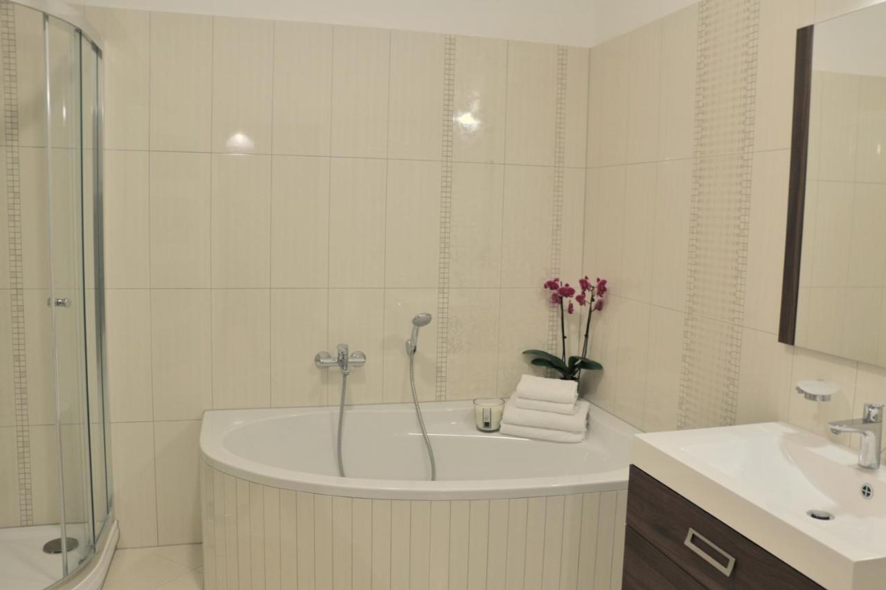 קרלובי וארי Apartments Moravska 24 מראה חיצוני תמונה